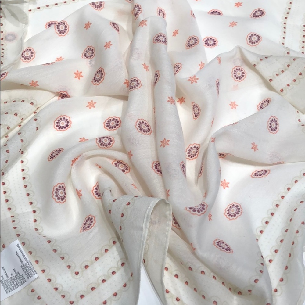 Scarf - Picture 10 of 11